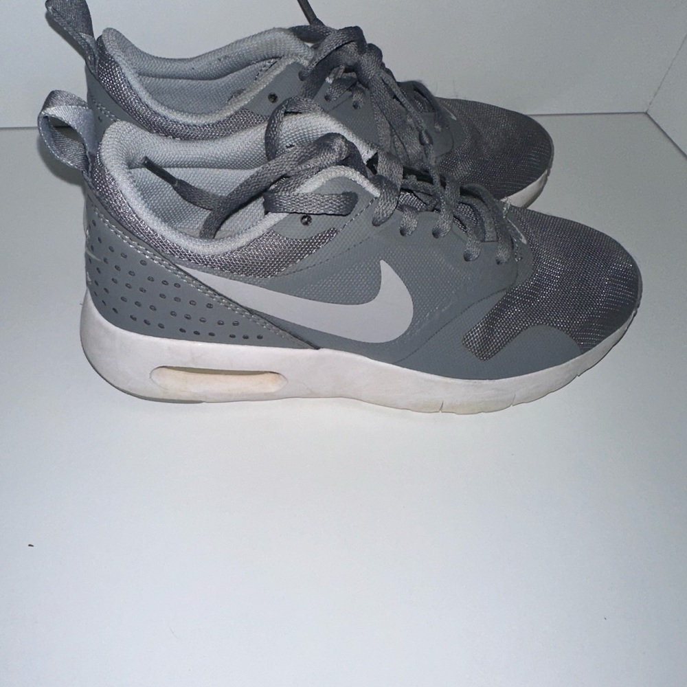 Nike Light Gray Air Max Tavas size 3.5 youth